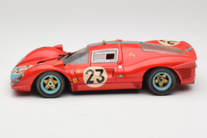Ferrari 412P #23 W. Mairesse / J. Beurlys Le Mans 1967 Rouge Revell 1:18 48826 Métal Moulé — image 4 sur 8