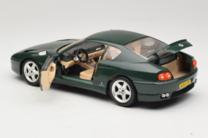 Ferrari 456 GT Vert Foncé Bburago 1:18 3046-GR1 Métal Moulé — image 5 sur 8