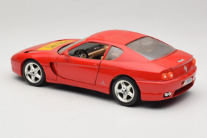 Ferrari 456 GT Ferrari Model Club Rouge Bburago 1:18 3036-P1 Métal Moulé — image 7 sur 8