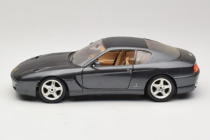 Ferrari 456 GT Gris Métallique Bburago 1:18 3036-G1 Métal Moulé — image 4 sur 8
