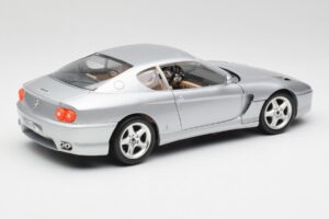 Ferrari 456 GT Argent Bburago 1:18 3036-M2 Métal Moulé — image 3 sur 8