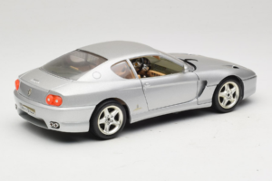 Ferrari 456 GT Argent Bburago 1:18 3336-S1 Métal Moulé — image 3 sur 8