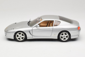 Ferrari 456 GT Argent Bburago 1:18 3336-S1 Métal Moulé — image 4 sur 8