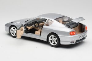 Ferrari 456 GT Argent Bburago 1:18 3036-M2 Métal Moulé — image 5 sur 8