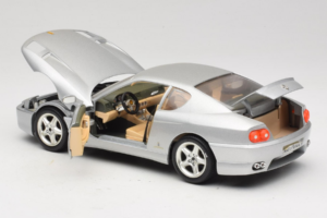 Ferrari 456 GT Argent Bburago 1:18 3336-S1 Métal Moulé — image 5 sur 8
