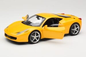 Ferrari 458 Italia Jaune Hot Wheels 1:18 P9894 Métal Moulé — image 2 sur 8