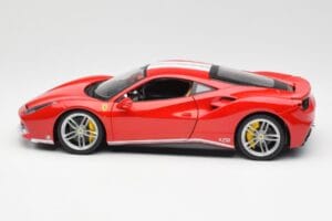 Ferrari 488 GTB Rouge Bburago 1:18 18-76102 Métal Moulé — image 4 sur 8