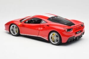 Ferrari 488 GTB Rouge Bburago 1:18 18-76102 Métal Moulé — image 7 sur 8