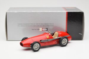 Ferrari 500 F2 #1 A. Ascari F1 Double World Champion 1952-1953 CMC 1:18 M-056 Métal Moulé — image 6 sur 6