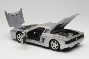 Ferrari 512 TR Argent Mira 1:18 6178-B1 Métal Moulé — image 5 sur 8