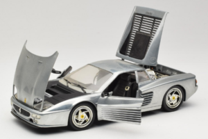 Ferrari 512M Chrome Silver Hot Wheels 1:18 25739 Métal Moulé — image 2 sur 8