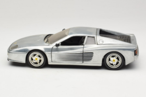 Ferrari 512M Chrome Silver Hot Wheels 1:18 25739 Métal Moulé — image 4 sur 8