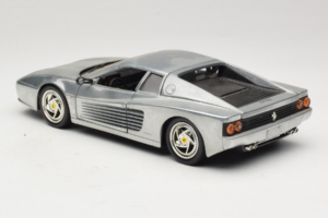 Ferrari 512M Chrome Silver Hot Wheels 1:18 25739 Métal Moulé — image 7 sur 8
