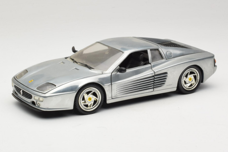 Ferrari 512M Chrome Silver Hot Wheels 1:18 25739 Métal Moulé