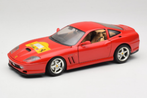 Ferrari 550 Maranello 22 Jahre Ferrari Model Club Rouge Bburago 1:18 3064-P2 Métal Moulé