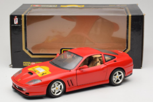Ferrari 550 Maranello 22 Jahre Ferrari Model Club Rouge Bburago 1:18 3064-P2 Métal Moulé — image 8 sur 8