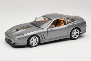 Ferrari 550 Maranello 25 Jahre Ferrari Model Club Argent 2e Version Bburago 1:18 3064-S1 Métal Moulé