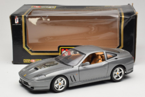 Ferrari 550 Maranello 25 Jahre Ferrari Model Club Argent 2e Version Bburago 1:18 3064-S1 Métal Moulé — image 8 sur 8