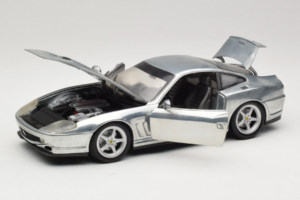 Ferrari 550 Maranello Chrome Silver Hot Wheels 1:18 25740 Métal Moulé — image 2 sur 8