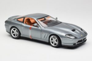 Ferrari 550 Maranello Gris Métallique Maisto 1:18 4839 Métal Moulé — image 4 sur 6