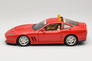 Ferrari 550 Maranello Safety Car Rosso Corsa Bburago 1:18 3064-P1 Métal Moulé — image 4 sur 8