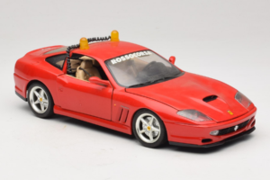Ferrari 550 Maranello Safety Car Rosso Corsa Bburago 1:18 3064-P1 Métal Moulé — image 6 sur 8