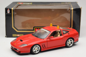 Ferrari 550 Maranello Safety Car Rosso Corsa Bburago 1:18 3064-P1 Métal Moulé — image 8 sur 8