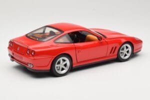 Ferrari 575M Maranello Rouge Hot Wheels 1:18 54937 Métal Moulé — image 3 sur 8