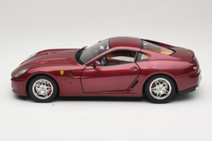 Ferrari 599 GTB Fiorano Rouge Foncé Hot Wheels 1:18 M1200 Métal Moulé — image 4 sur 8