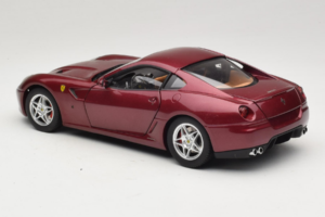 Ferrari 599 GTB Fiorano Rouge Foncé Hot Wheels 1:18 M1200 Métal Moulé — image 7 sur 8
