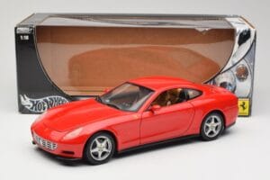Ferrari 612 Scaglietti Rosso Corsa Hot Wheels 1:18 B6047 Métal Moulé — image 8 sur 8