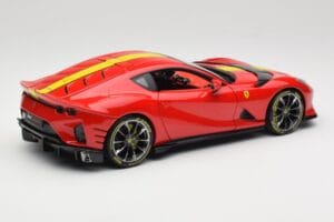 Ferrari 812 Competizione Rosso Corsa Avec Bandes Jaunes Bburago 1:18 18-16915 Métal Moulé — image 3 sur 8