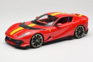 Ferrari 812 Competizione Rosso Corsa Avec Bandes Jaunes Bburago 1:18 18-16915 Métal Moulé