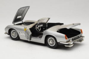 Ferrari California Cabriolet Argent Tonka 1:18 01109-S1 Métal Moulé — image 5 sur 8