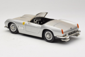 Ferrari California Cabriolet Argent Tonka 1:18 01109-S1 Métal Moulé — image 7 sur 8