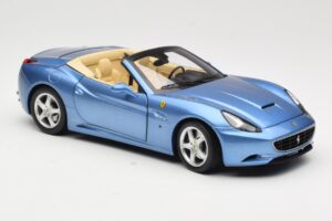Ferrari California Bleu Clair Hot Wheels 1:18 N2043 Métal Moulé — image 6 sur 8