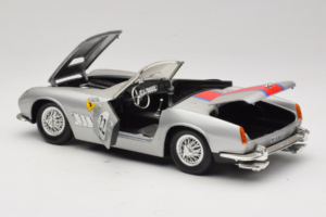 Ferrari California #22 Argent Bande Rouge 1966 Tonka 1:18 01109-S2 Métal Moulé — image 5 sur 8