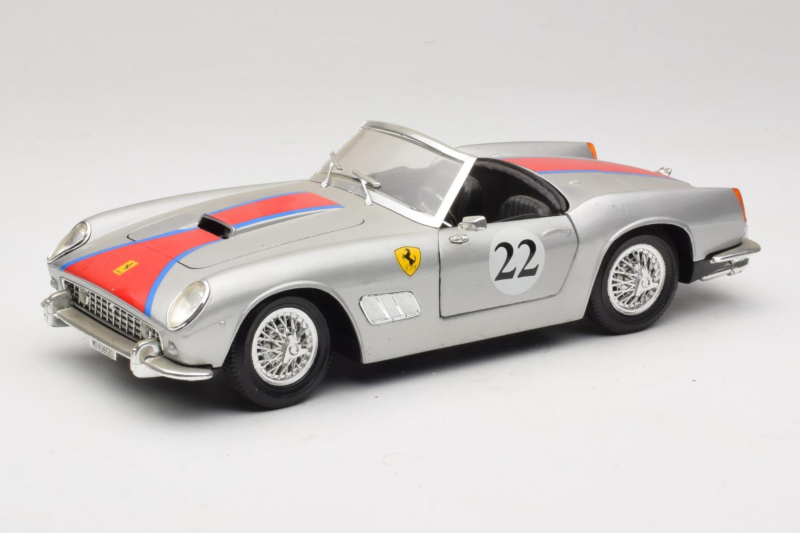 Ferrari California #22 Argent Bande Rouge 1966 Tonka 1:18 01109-S2 Métal Moulé