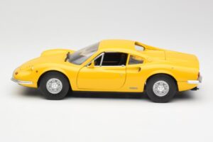 Ferrari Dino 246 GT Jaune Anson 1:18 30301W Métal Moulé — image 4 sur 8