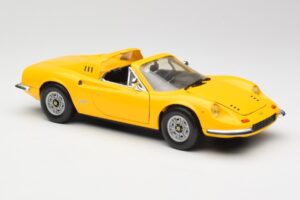 Ferrari Dino 246 GTS Jaune Hot Wheels 1:18 23920 Métal Moulé — image 6 sur 8