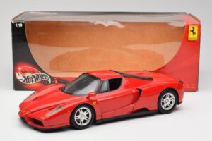 Ferrari Enzo Rouge Hot Wheels 1:18 56293 Métal Moulé — image 8 sur 8