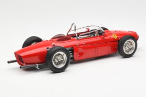 Ferrari Dino 156 Sharknose F1 1961 CMC 1:18 M-078 Métal Moulé — image 2 sur 6