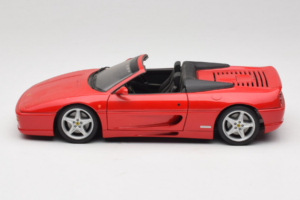 Ferrari F355 Spider Rouge UT Models 1:18 180074030-P1 Métal Moulé — image 4 sur 7