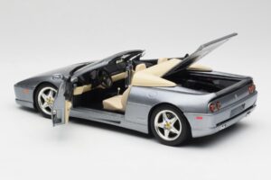 Ferrari F355 Spider Argent Hot Wheels 1:18 23907-M1 Métal Moulé — image 5 sur 8