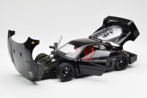 Ferrari F40 Noir Kyosho 1:18 08416BK Métal Moulé — image 2 sur 10