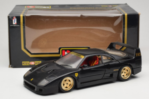 Ferrari F40 Noir avec Roues Or Bburago 1:18 3032-B2 Métal Moulé — image 8 sur 8
