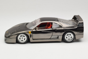 Ferrari F40 Chrome Black Bburago 1:18 3401-B1 Métal Moulé — image 4 sur 8