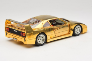 Ferrari F40 Chrome Gold Limited Edition 250 pcs Bburago 1:18 3332-G1 Métal Moulé — image 3 sur 8