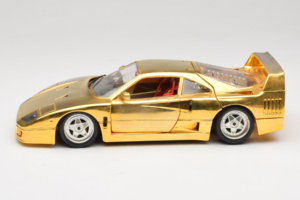 Ferrari F40 Chrome Gold Limited Edition 250 pcs Bburago 1:18 3332-G1 Métal Moulé — image 4 sur 8