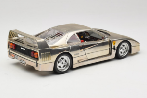 Ferrari F40 Chrome Silver Bburago 1:18 3401 Métal Moulé — image 3 sur 8